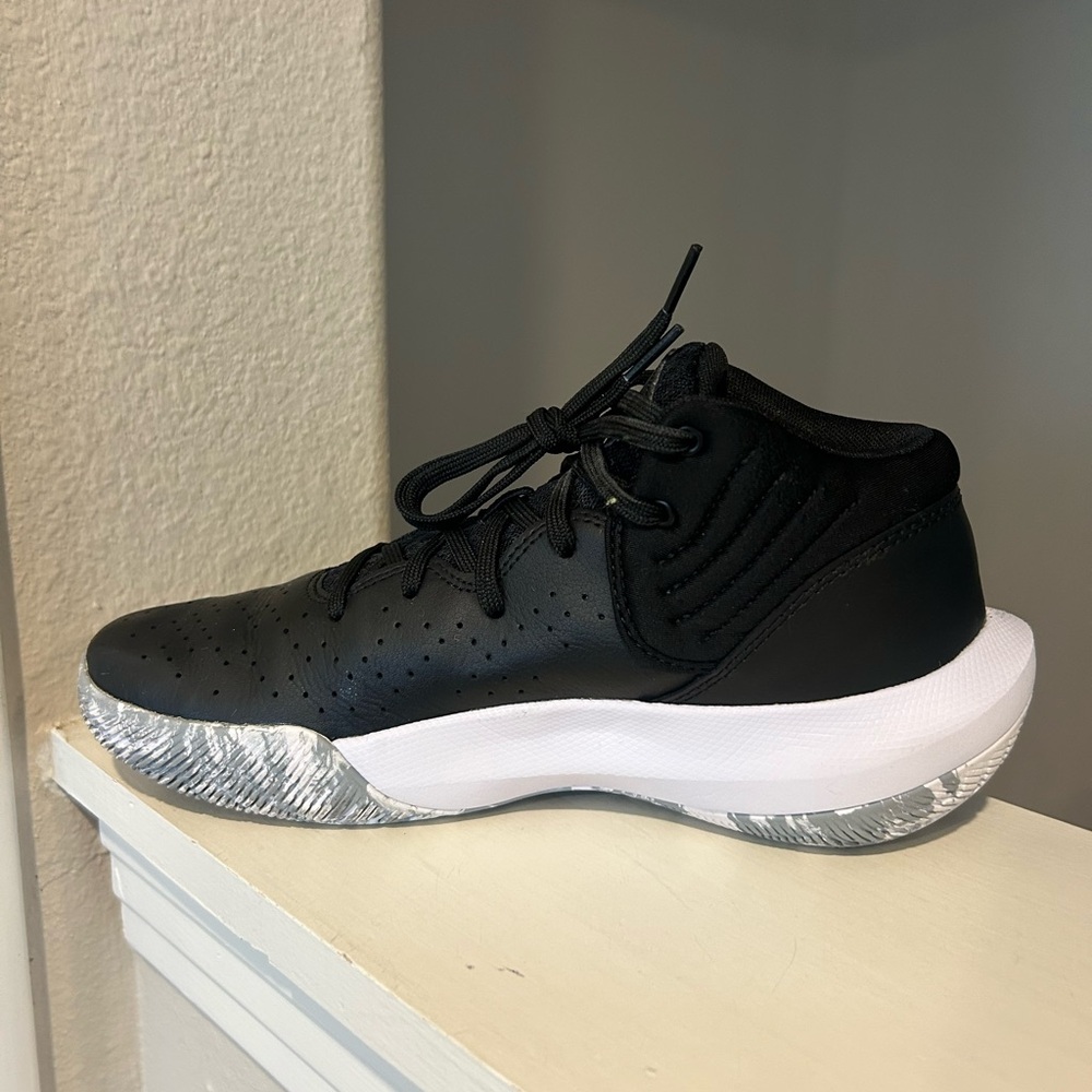 Under Armour Jet '21 Basketball Shoes 3024794-001 Size 6.5 Y Or Women’s Size 8. - Picture 5 of 9